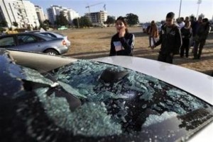 Razzo ad Ashkelon (Reuters)
