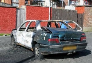 Derry - Auto in fiamme a Creggan