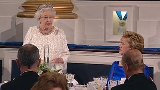 Elisabetta II alla cena di Stato
