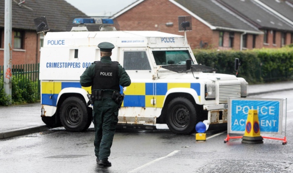 Polizia in Alliance Avenue, North Belfast