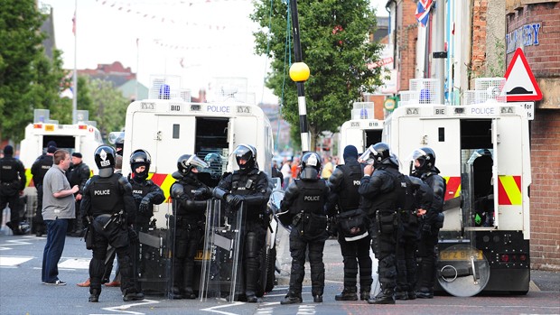 Polizia a East Belfast