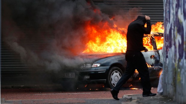 Auto in fiamme a Peter Hill, Belfast