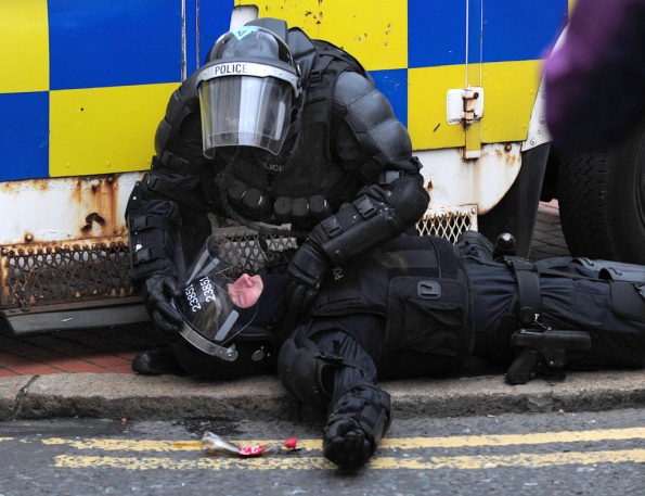 Disordini lealisti, 9 agosto 2013, Belfast