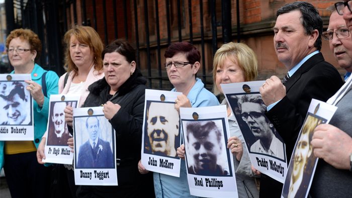 I parenti delle vittime di Ballymurphy | © Pacemaker