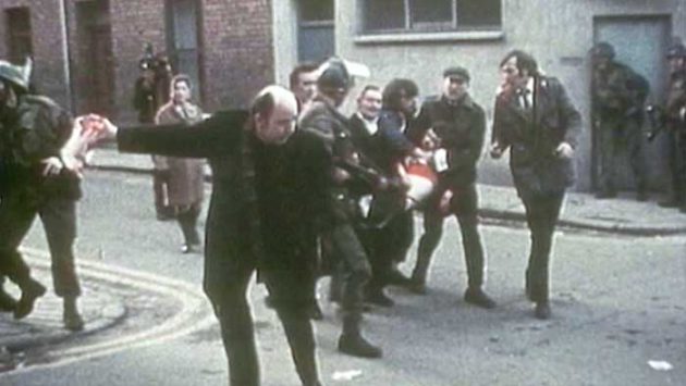 Edward Daly durante il Bloody Sunday