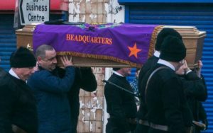 Il funerale del lealista UVF Samuel "Pinky" Austin