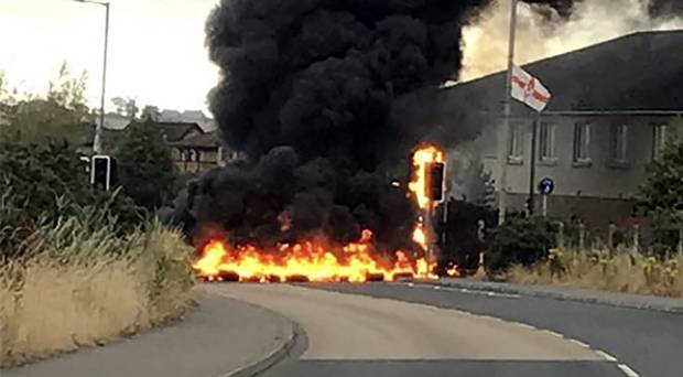 Bus incendiato a Newtownards