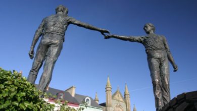 Derry, Hands across the Divide